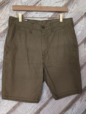 Levi's Olive Green Women's Flat-Front Chino Shorts